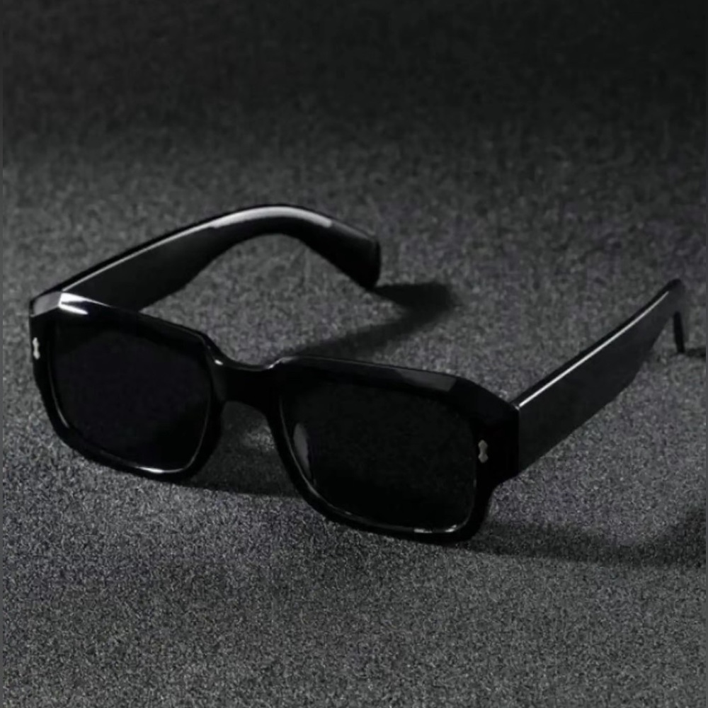 NWOT Square frame black sunglasses